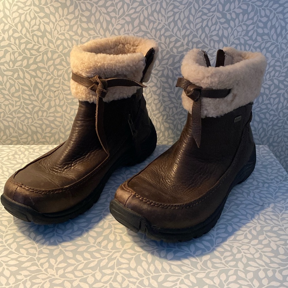 UGG Size 7 Boots